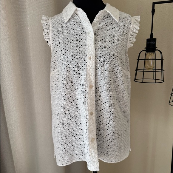 Lilly Pulitzer Tops - Lilly Pulitzer Lenox White Eyelet Ruffle Sleeve Button Front Blouse Size 6